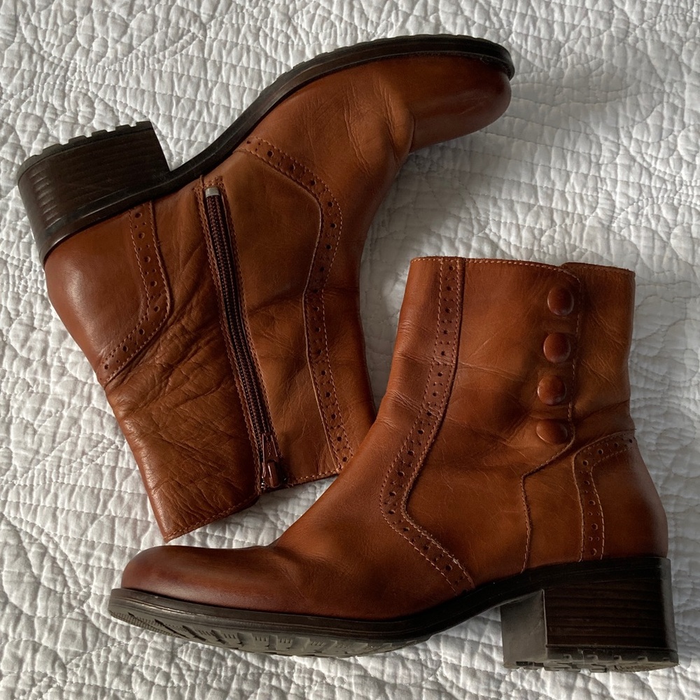 Miz Mooz Chestnut Brown Leather Jake Chelsea Boots with Button Detail, 39